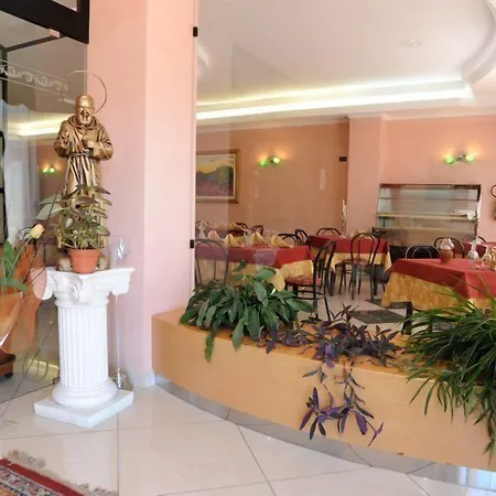 Hotel Garden-3